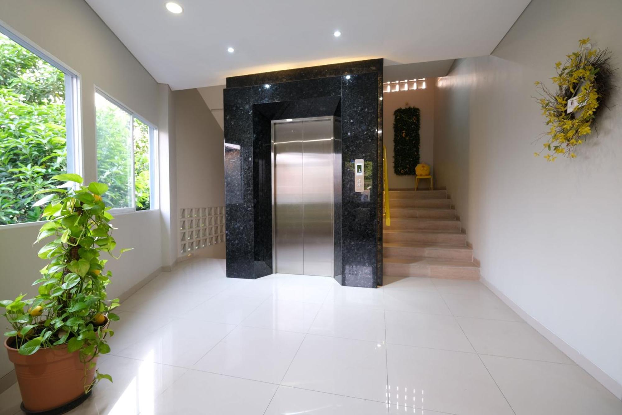 S101 Hotels Semarang Dış mekan fotoğraf